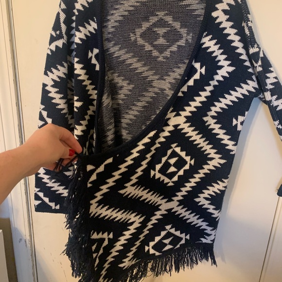 Aztec Print Cardigan - Picture 3 of 4